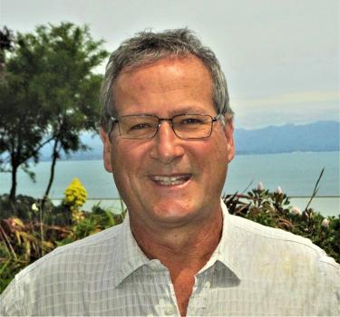 Achim Tops Oysters Director